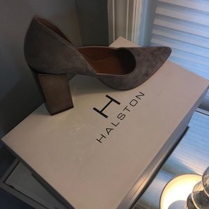 Halston shoes size 9.5 slightly worn